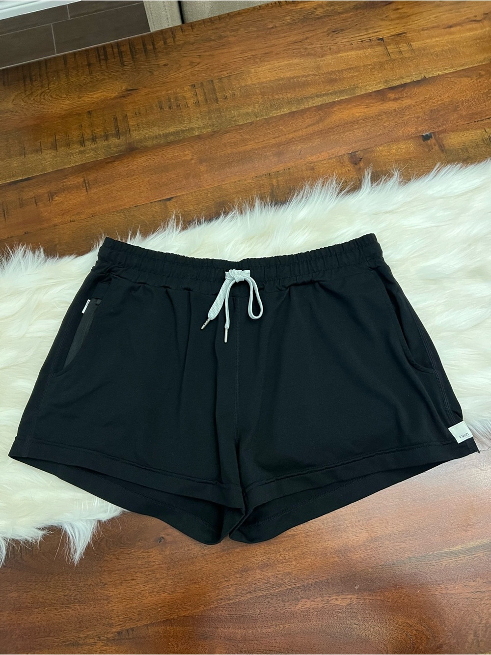 Vuori Halo Performance Shorts Black Women’s Small Athletic Lounge Running